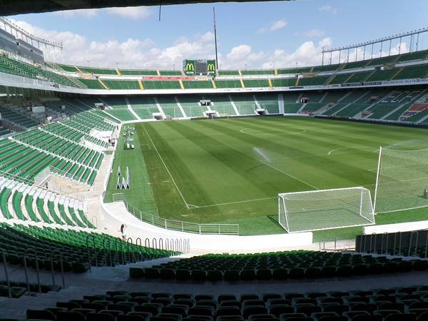 Estadio Manuel Martínez Valero photo