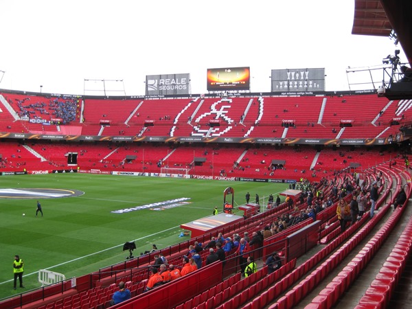 Estadio Ramón Sánchez Pizjuán photo